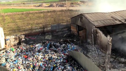Sebze ve meyve halinde çıkan yangın söndürüldü - ÇANAKKALE