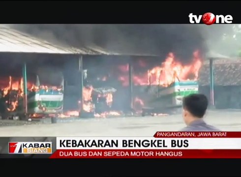 Kebakaran Bengkel Bus, 3 Bus Hangus Terbakar