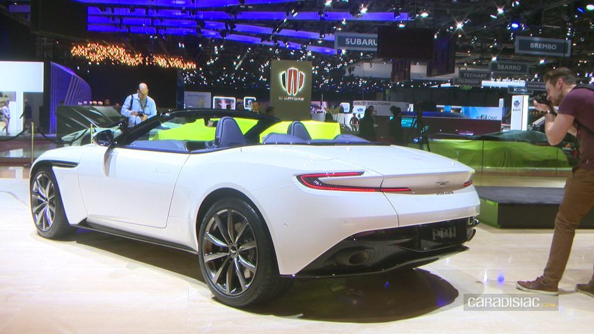 ASton Martin DB11 Volante en direct du salon de...