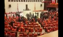Meclis'te 'züriyetsiz' kavgası... Erdoğan'ın Bahçeli'ye sözü hatırlatılınca Meclis karıştı