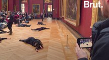 Des militants réalisent une action coup de poing au Louvre