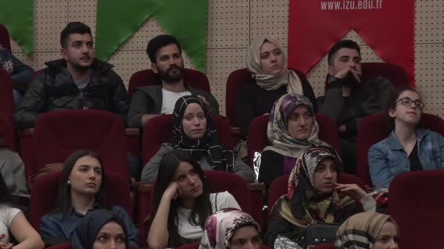 Türkiye'nin İlk Kadın Hakemi Doç. Dr. Lale Orta: Buza Yazı Yazdım