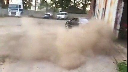 Audiyle Sıfır Çizmeye Çalıştı | Araba Hurdaya Döndü