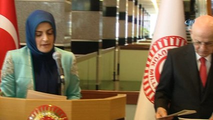 Milli Eğitim Bakanı, Ankara Olgunlaşma Enstitüsünce hazırlanan “Maddeden Manaya” temalı sergiyi ziyaret etti