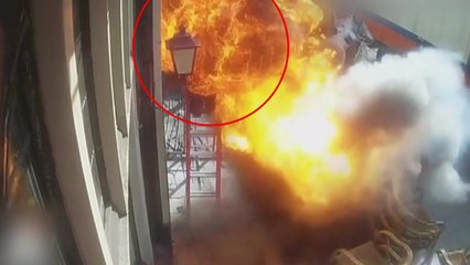 [영상] 보도블록이 꿈틀꿈틀하더니 순식간에 '펑' / YTN