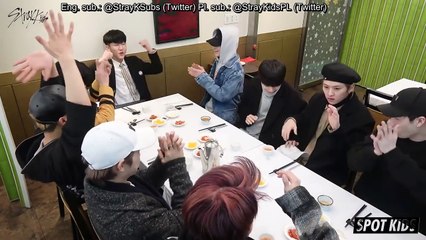 [SPOT KIDS: BLACK] Wizyta Stray Kids na ceremonii ukończenia szkoły przez Changbina (2/2)