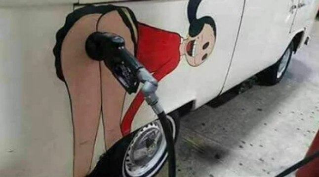 Ridicule Le Cas De La Station D'Essence Ridiculous Case At The Gas Station