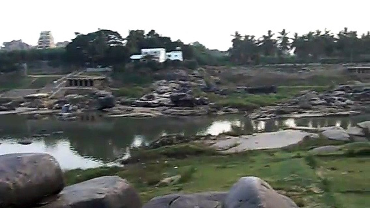 The sun sets on Hampi