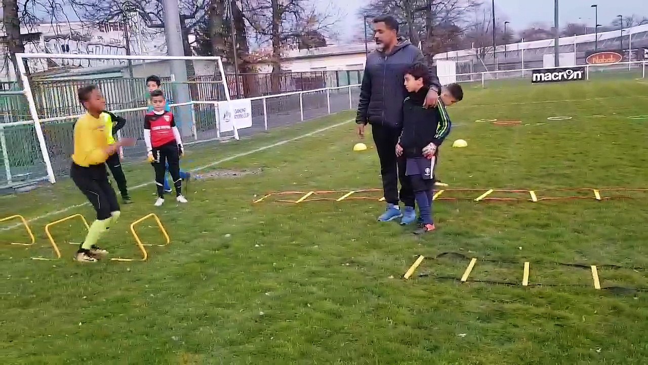 Entraînement des gardiens de l'U.S.B (travail de coordination et de motricité)