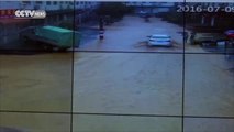 China floods: Time-lapse video shows floodwaters submerge Fujian county