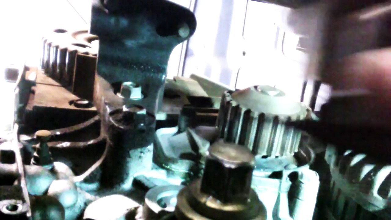 Timing belt replacement 1988 - 1995 Honda Civic 1.5L 4 cylinder water pump Install Remove