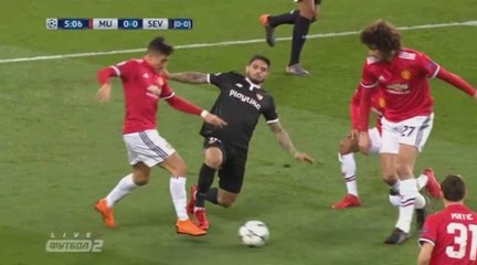 Ever Banega Foul on Alexis Sanchez -  Manchester United vs Sevilla  13.03.2018  HD