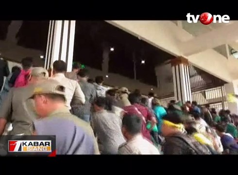 Protes UU MD3, Demo Ratusan Mahasiswa Ricuh