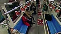 Dramatic chase as subway employee catches mobile phone thief