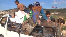 Suriye Afrin ve Köylerinde, Teröristlerin Baskısı Altındaki Sivillerin Kaçışı Sürüyor
