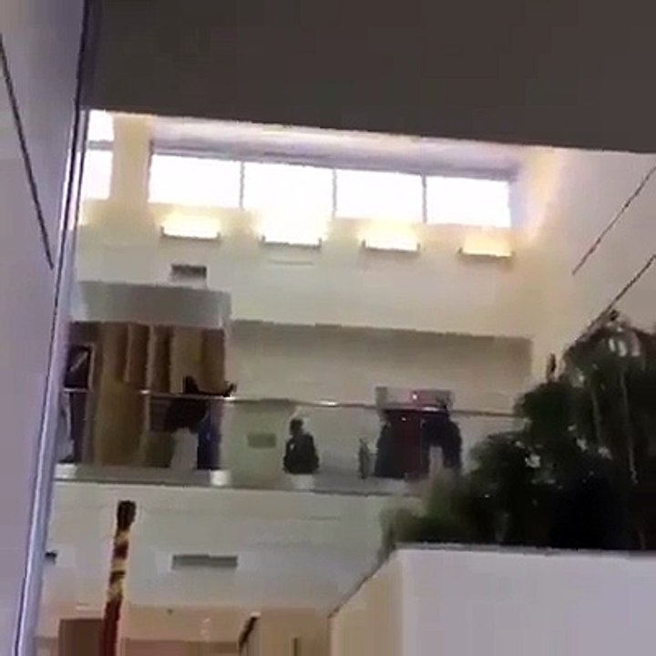 الامير بندر بن خالد بن عبد العزيز ال سعود في مطار لندن