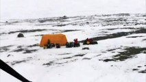 Cientistas presos em ilha