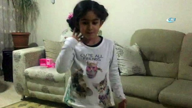 Henüz okuma yazma bilmeyen minik ezbere okuduğu İstiklal Marşı’yla mest etti