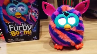 Furby Boom (Ферби Бум) танцует и говорит по русски!