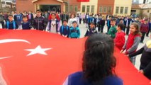 Bedenleriyle Afrin yazan Beytüşşebaplı öğrencilerden Mehmetçiğe destek