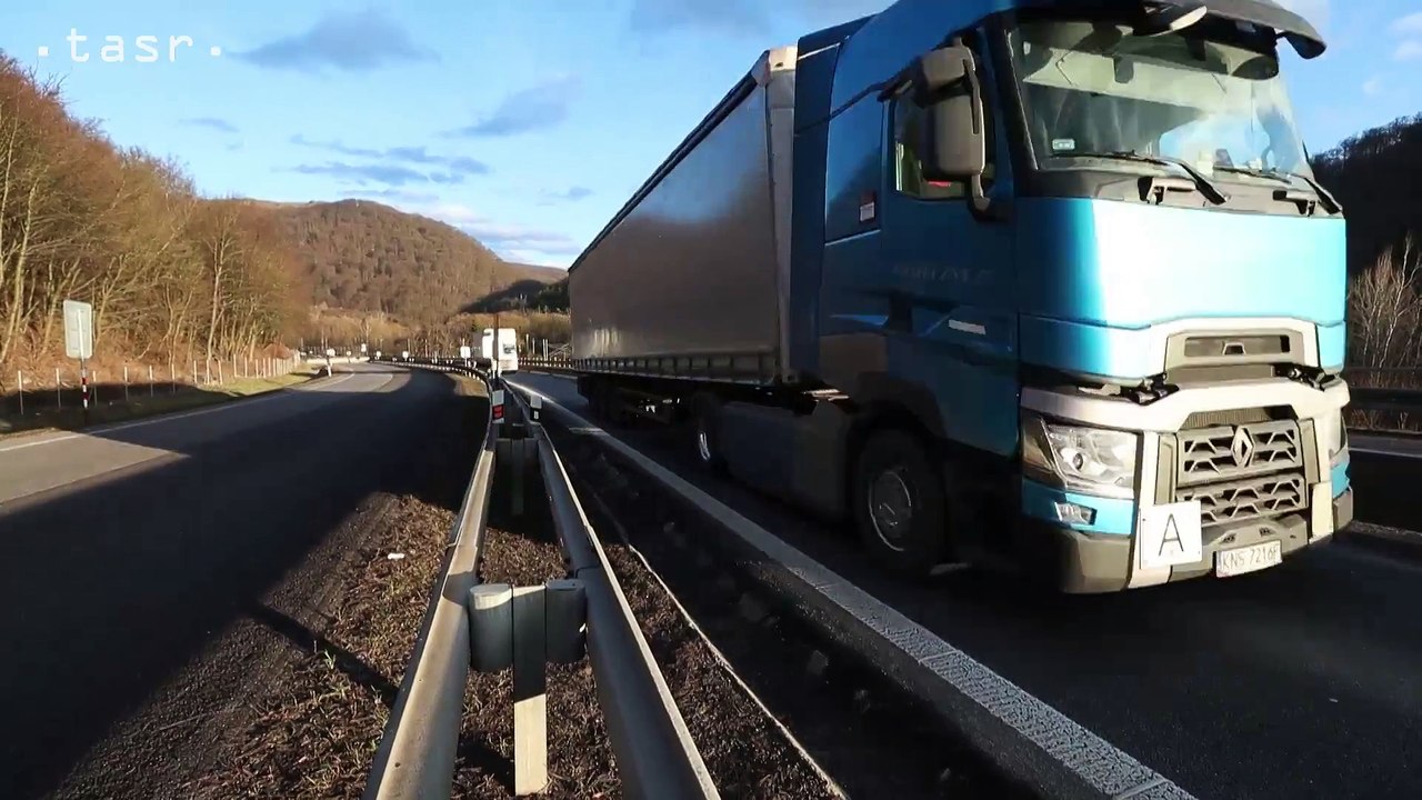 ZVOLEN: Úsek rýchlostnej cesty R2 na od Zvolena po Budču