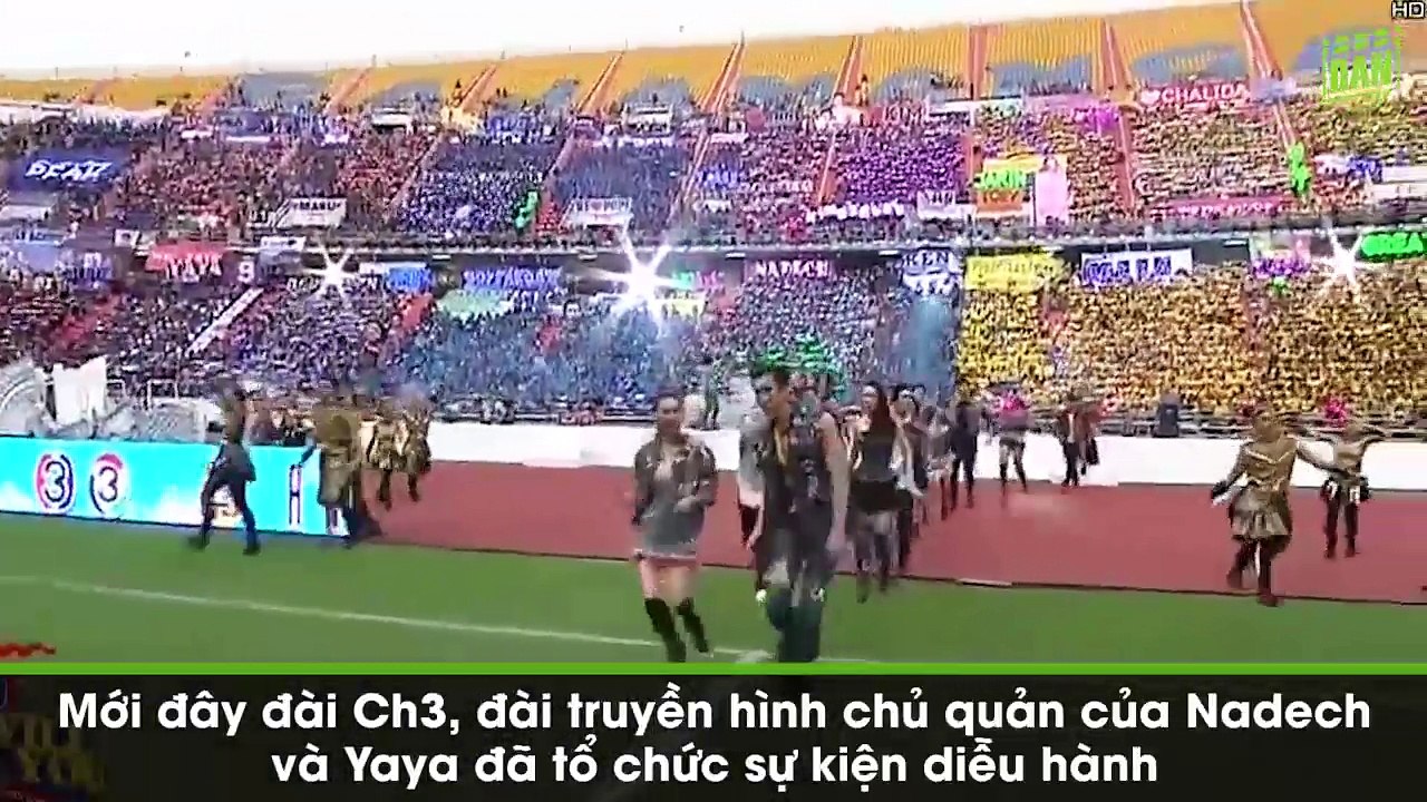 Fan lại được "lên mây" khi phát hiện Nadech Kugimiyangầm ám chỉ bạn gái chính là Yaya Urassaya chỉ bằng 1 hành động