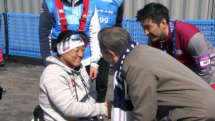 문 대통령 "체육계 교류 활성화하자"...北 선수단 "환대 감사" / YTN