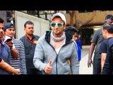 Ranveer Singh Gets Irritated By Fans While Clicking Selfies