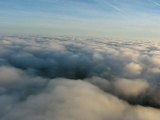 Vol paramoteur au dessus des nuages - 1