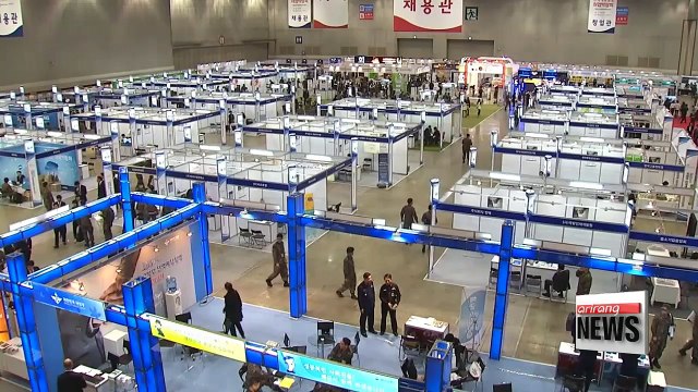 Gov't may use supplementary budget to try to solve S. Korea's job crisis