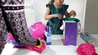 Распаковка подарков на День Рождения 5 лет Распаковка игрушек для девочек Холодное сердце
