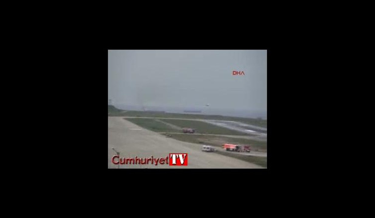 Almanya'ya ait ambulans uçak Trabzon'a acil iniş yaptı