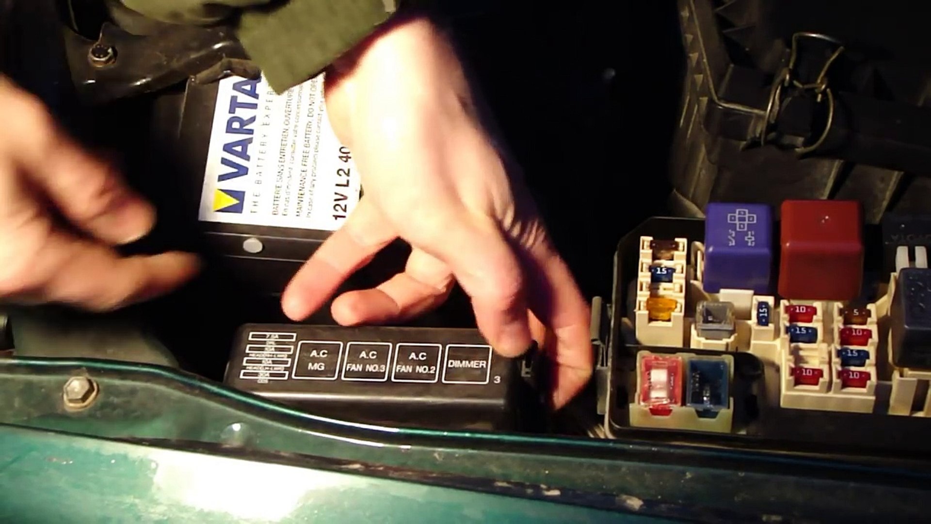 How to locate fuse-boxes places in Toyota Corolla