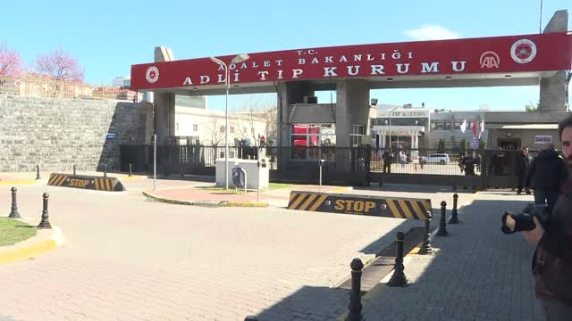 Uçak Kazasında Hayatını Kaybedenlerin Cenazesi Adli Tıp Kurumu'ndan Alınıyor (1)