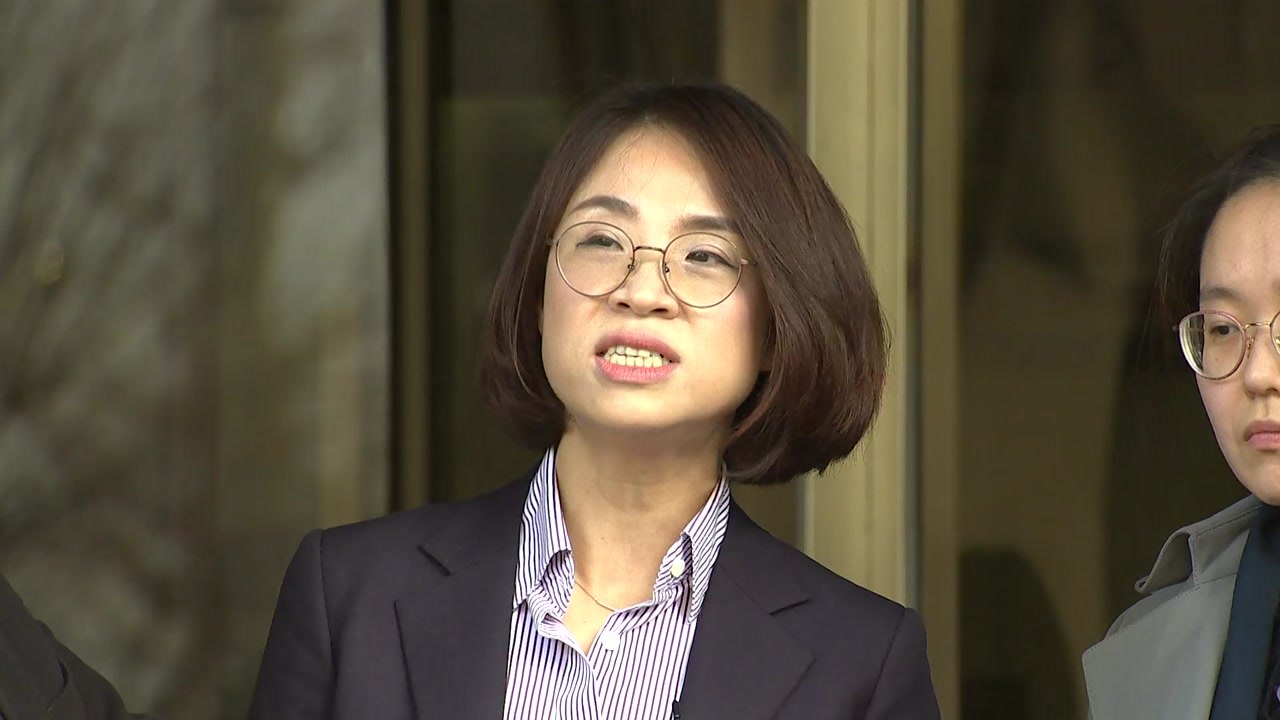'안희정 성폭행' 두 번째 폭로자, 검찰에 고소장 제출 / YTN