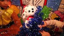 PAW PATROL Toys Whos in the dog house? IRL Christmas Game with Baby Face Rubble, Everest