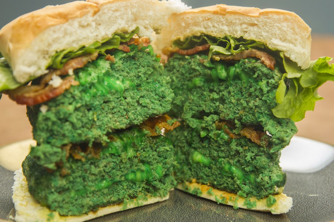 SHAMROCK CHEDDAR BURGER