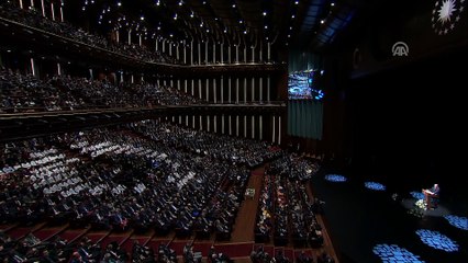 Télécharger la video: Cumhurbaşkanı Erdoğan: 'Sağlık çalışanlarına kalkan elleri affetmenin mümkün değil' - ANKARA