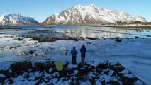 Norvège : aux Lofoten, on pratique le surf même en hiver