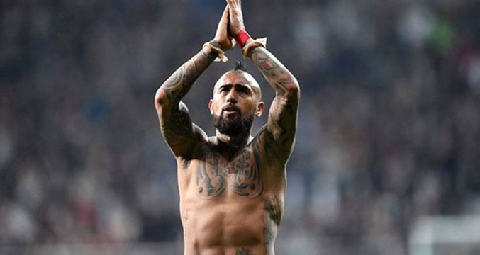 Bayernli Futbolcular Maç Sonu Beşiktaş Taraftarını Alkışladı