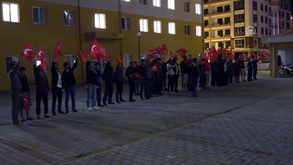 Üniversite öğrencilerinden Mehmetçik'e ışıklı destek - ÇANAKKALE