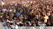 Miles de Salvadoreños adorando a Dios