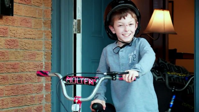 Oklahoma Cop Saves the Day After Boy`s Bike Stolen