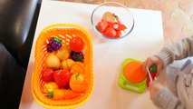 UN DINER PRESQUE PARFAIT - LE PIRE CLIENT DU MONDE ! - Learn colors with fruits and vegetables