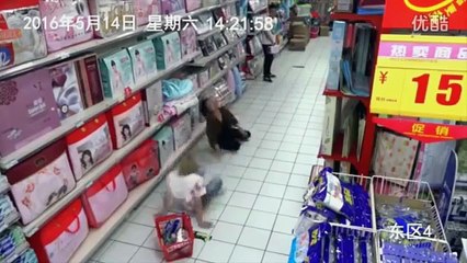 ‘Possessed Woman in Chinese Supermarket Calmed Down By Exorcism, Caught on CCTV | Real or Fake?