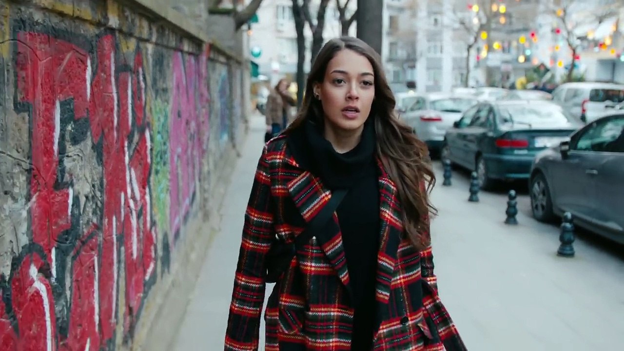 Çukur 18. Bölüm - Sena ve Emrah Amir Karşı Karşıya