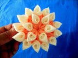 Flores kanzashi hermosos pétalos de dos colores en cintas para el cabello