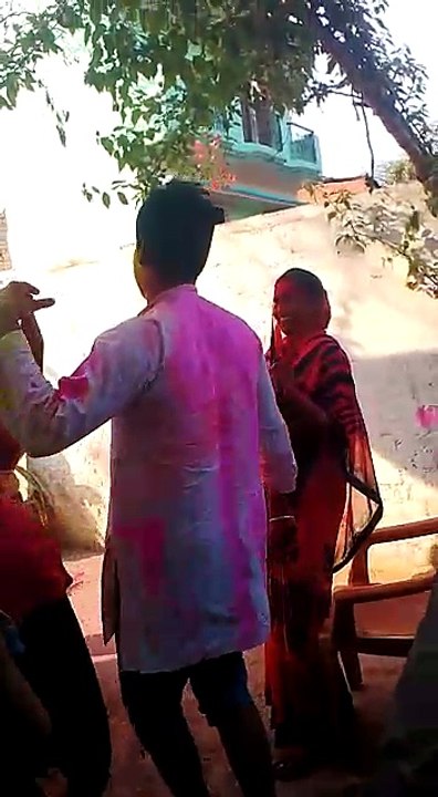 Family Holi In Village -  Holi In India - Viral Indian - Holi In india.