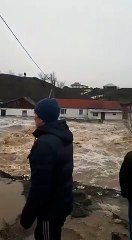 video Asia Central Flood and Flood वीडियो बाढ़ और बाढ़ video Inundación e inundación