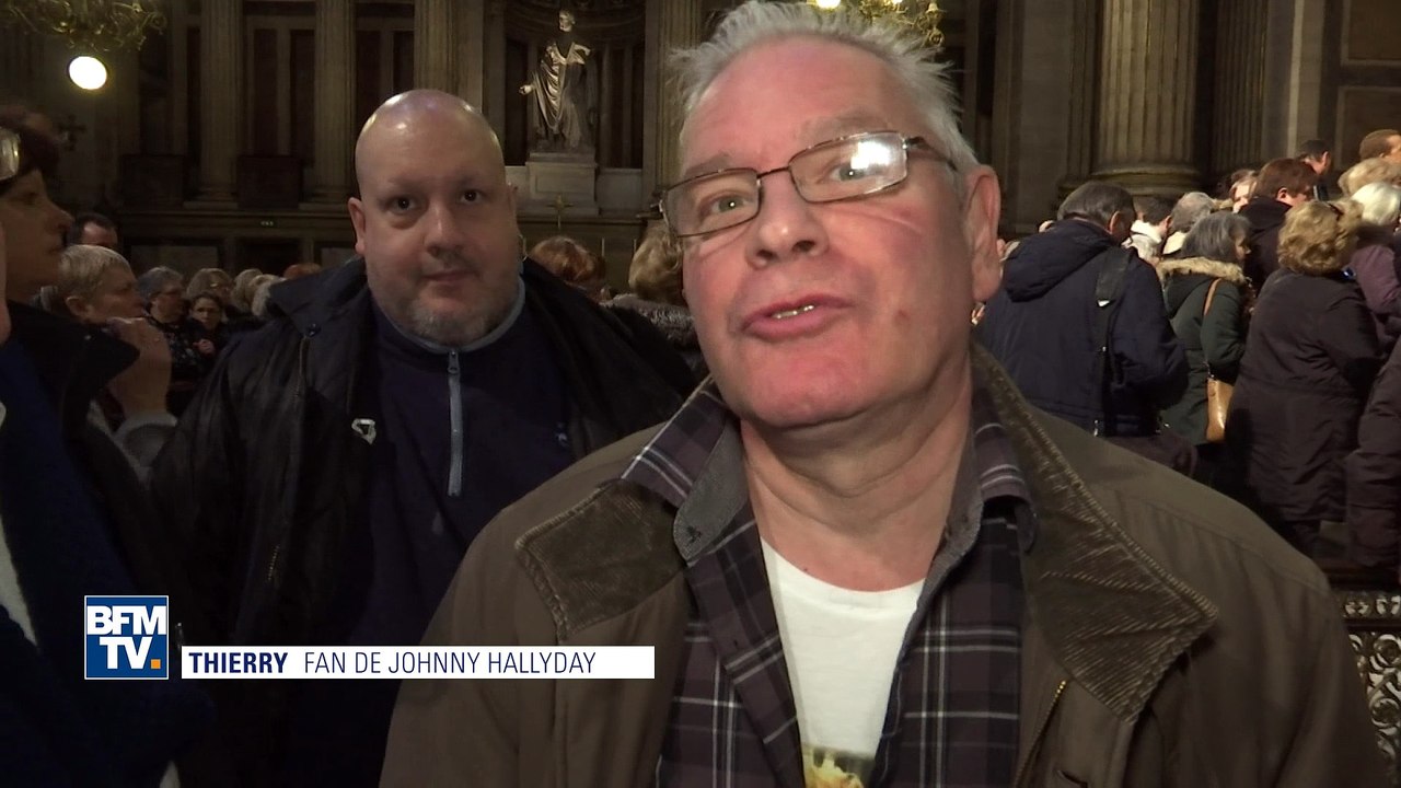 Comme chaque 9 du mois depuis la mort de Johnny, ces fans se recueillent à la Madeleine à Paris